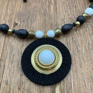 Casual Corner Vintage Boho White Black Gold Tone Beaded Circle Pendant Necklace